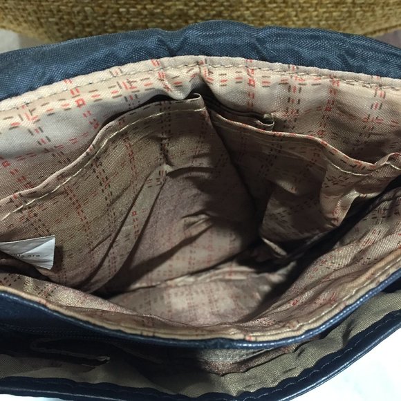 TRAVELON CROSSBODY MESSENGER LEATHER BAGS - Picture 6 of 12